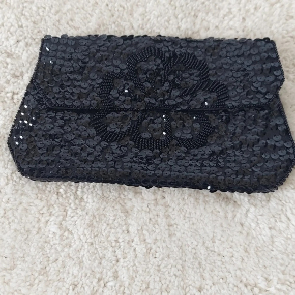 La Regale Vintage Black Sequined Evening Bag with seed Beaded flower - Picture 8 of 8